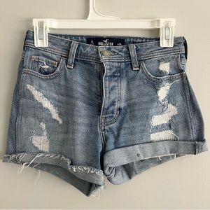 Woman’s hollister size 24/0 high rise boyfriend short
